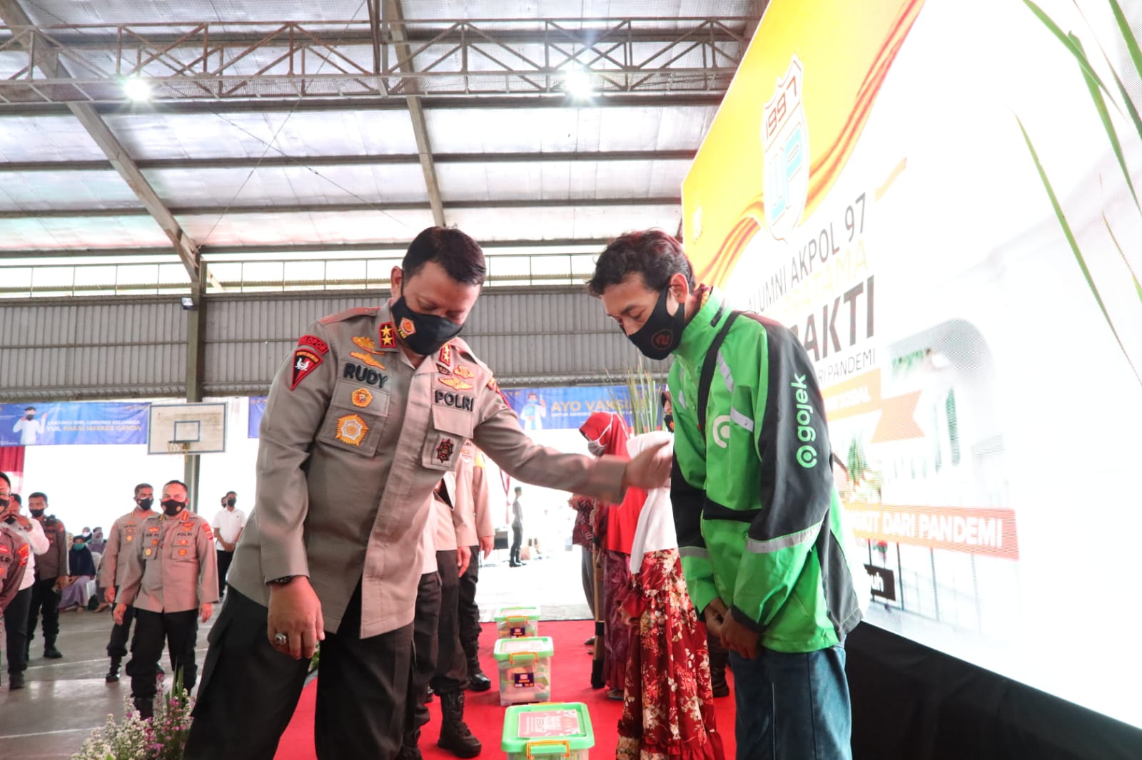 Pengemudi Ojek Online Ucapkan Terima Kasih Kepada Alumni Akpol 97