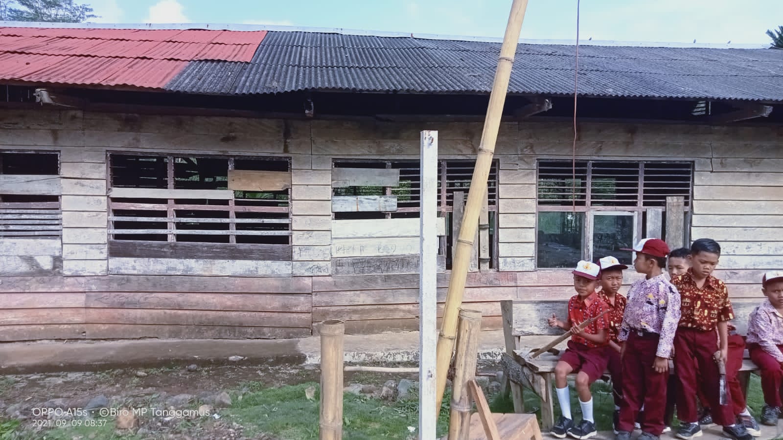 Bangunan Gedung Sekolah SD Negeri Pekon Unggak Sangat Menghawatirkan