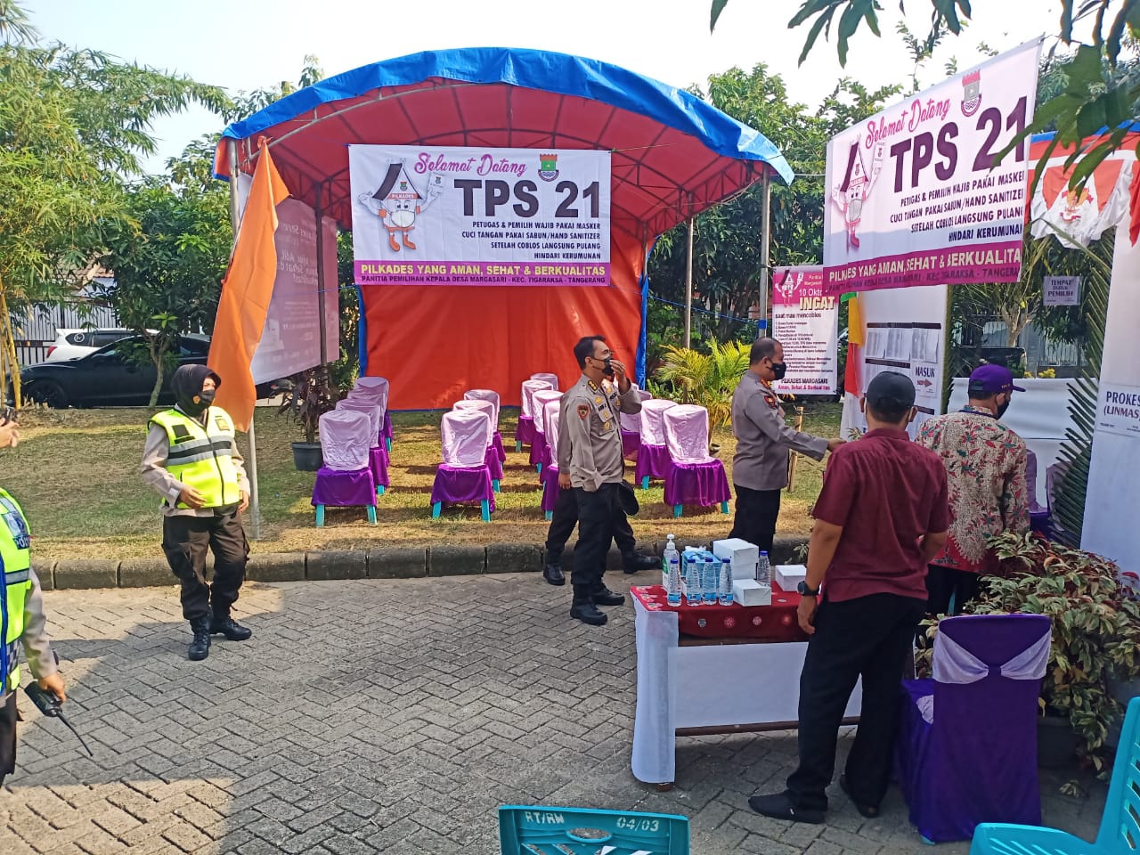 Cek Pilkades Di Tigaraksa, Karo SDM Polda Banten Kunjungi TPS