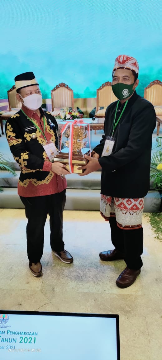 Bupati M Dawam Rahardjo Kembali Meraih Penghargaan  Kalpataru Dari KLHK RI