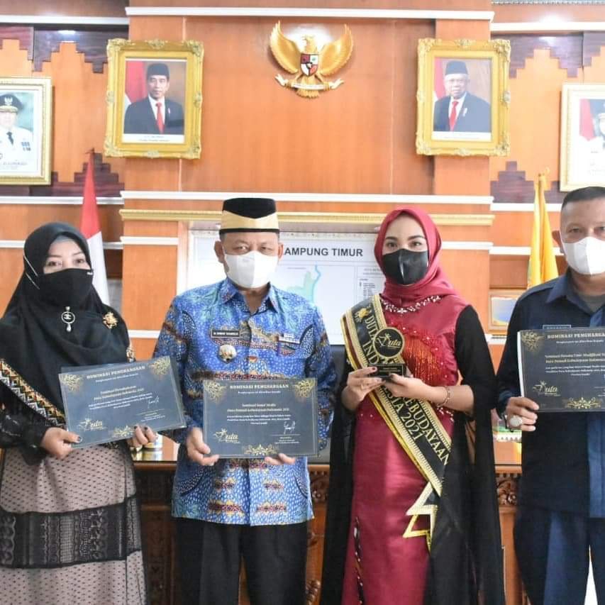 M. Dawam Rahardjo Terima Kunjungan Putri Duta Kebudayaan Tingkat Nasional
