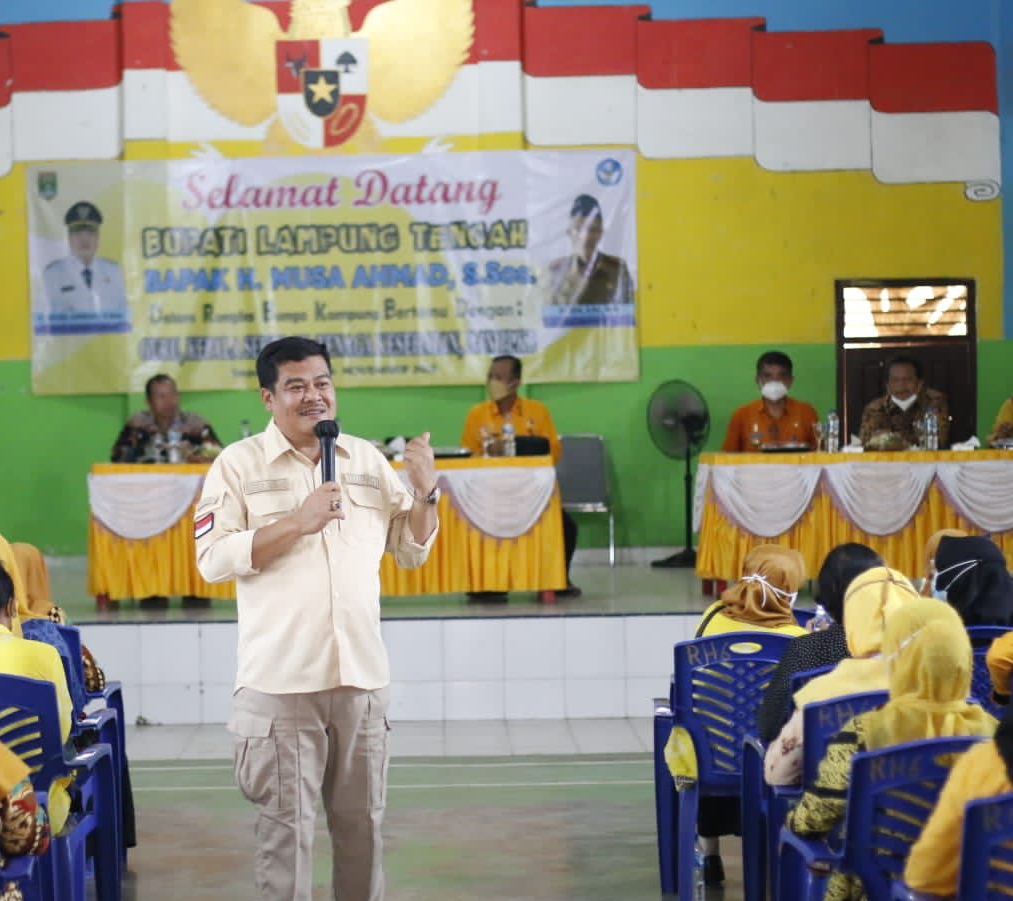 Bupati Lampung Tengah Musa Ahmad  Adakan Pasar Murah Bagi Masyarakat Seputih Raman