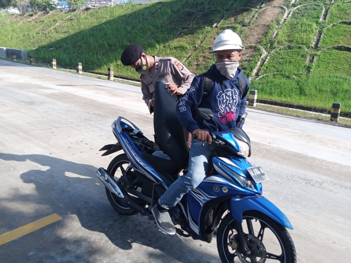 Ditpamobvit Polda Banten Lakukan Pengamanan dan Imbauan Prokes di PT.CHEMINDO GEMILANG