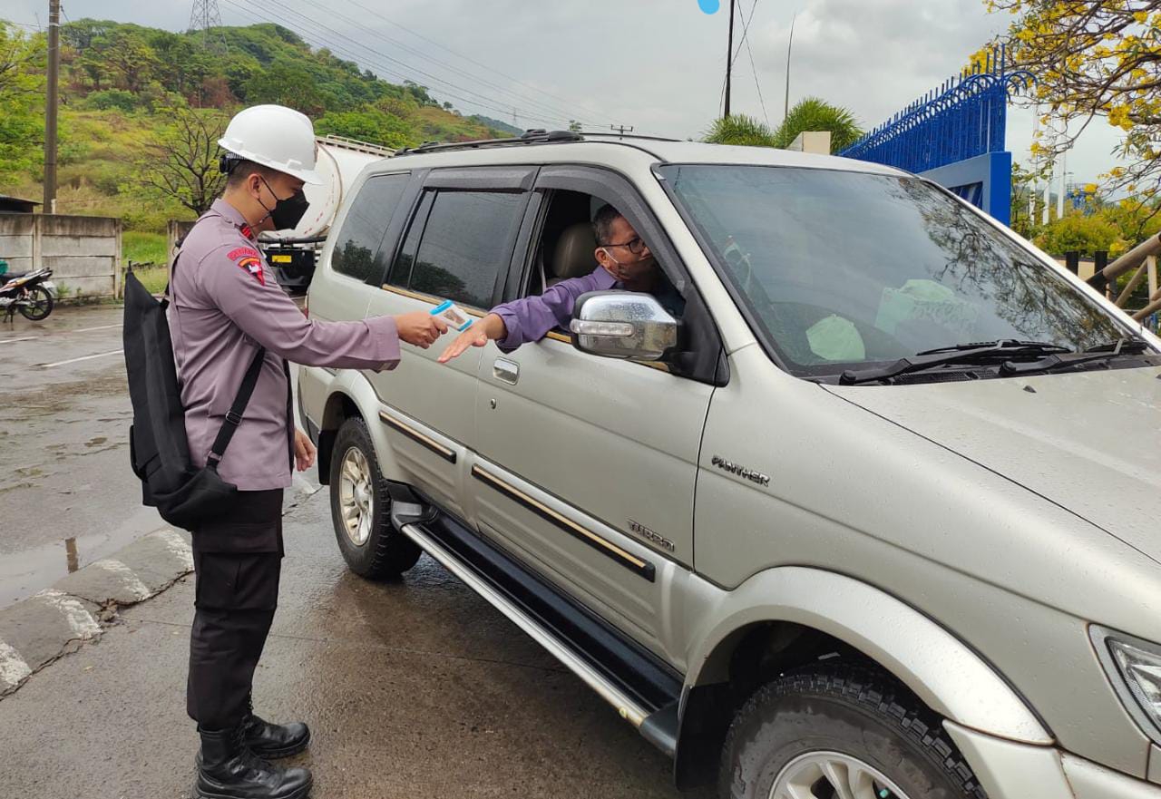 Personel Ditpamobvit Polda Banten Lakukan Pengamanan Dan Patroli Di PT Merak Energi Indonesia