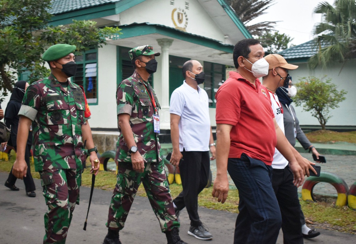 Danrem 043/Gatam Bersama Pangdam II/Swj, Dampingi Wakil Presiden RI, Kh. Ma’ruf Amin Olahraga Pagi