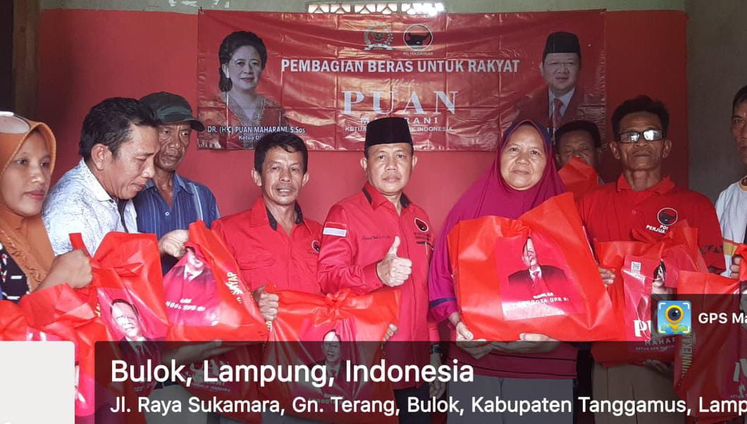Kader PDI P Hasmalyadi Dapil 6 Tanggamus Bagikan Beras 520 Paket Untuk Rakyat Dari Puan Maharani