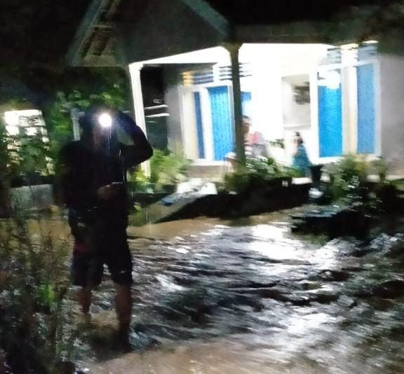 Hujan Deras Yang Tiada Henti Desa Bunut Sebrang  Way Ratai Terendam Air