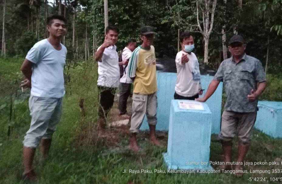 Kelompok Tani Di Pekon Paku  Kecamatan Kelumbayan Dapat Bantuan Sumur Bor
