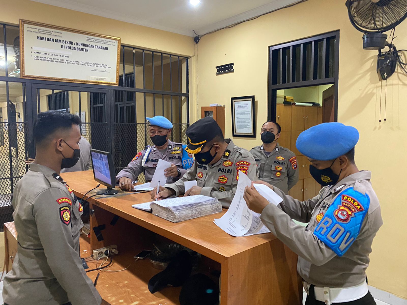 Bidpropam Polda Banten Bersama Perwira Pengawas Rutin Cek Rutan