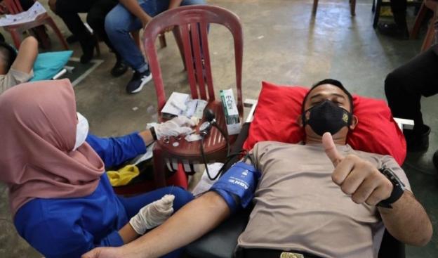 Polres Way Kanan Gelar Kegiatan  Donor Darah Dalam Rangkaian Hari Bhayangkara Ke-76 Tahun 2022