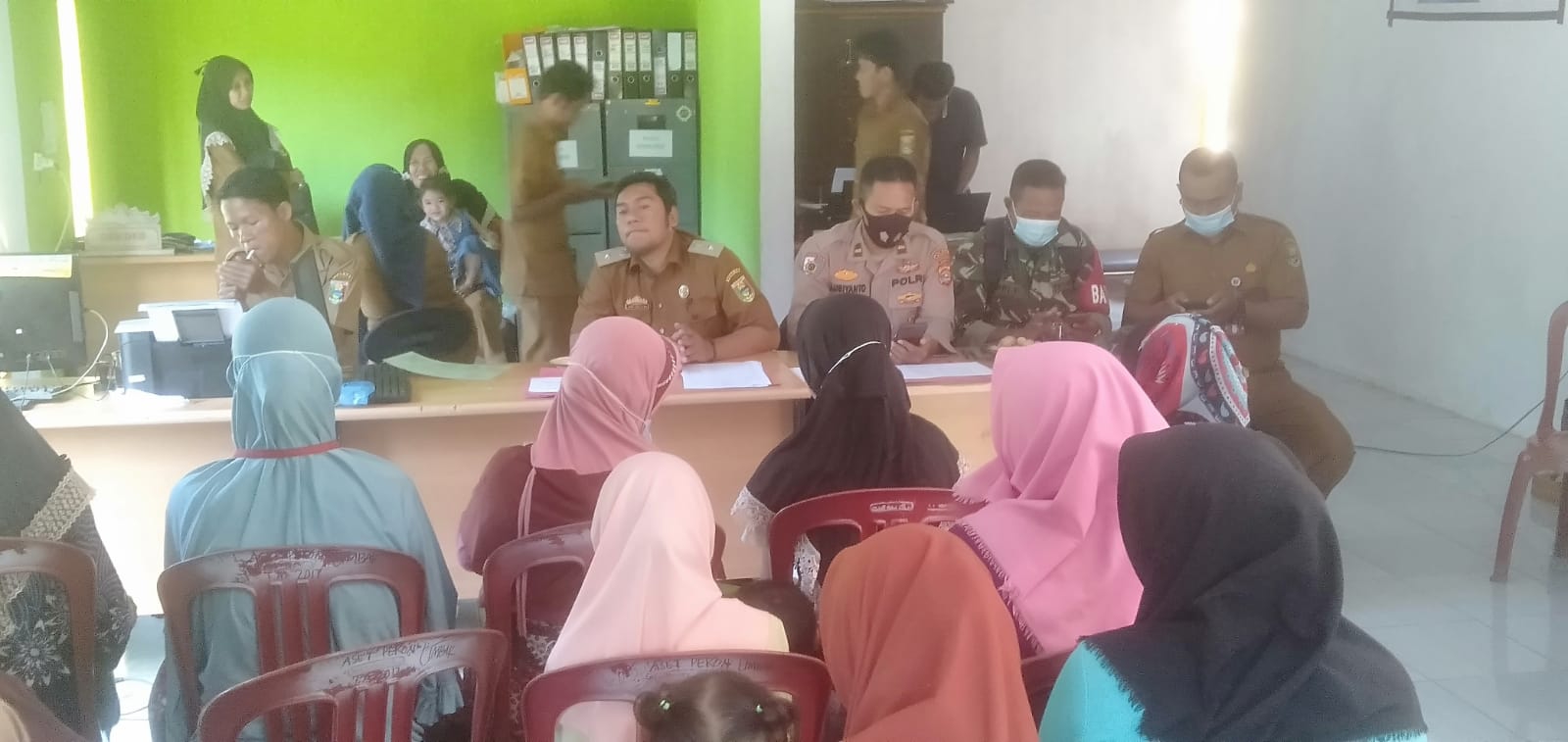 hari Ini, Warga Pekon Umbakh Kecamatan Kelumbayan Mendapatkan BLT DD