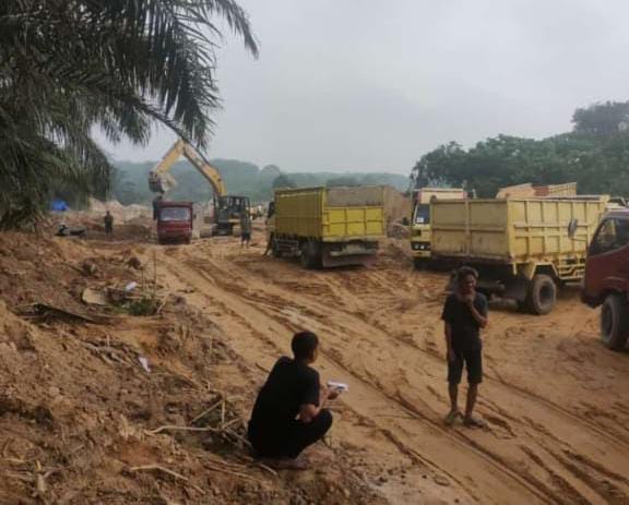 Lurah Desa Buyut Utara Lampung Tengah, Ambil Pungutan Tambang Pasir Pada Setiap Mobil Sebesar Rp. 55.000,-