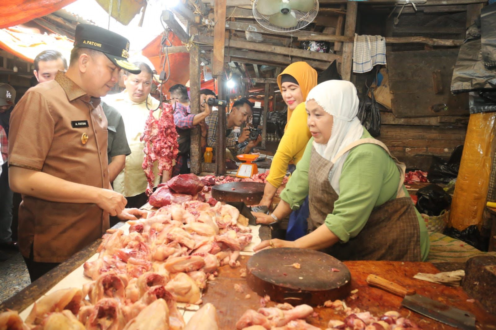 Pj Gubernur Sumsel Agus Fatoni Minta Bupati/Wali Kota Gelar Pasar Murah