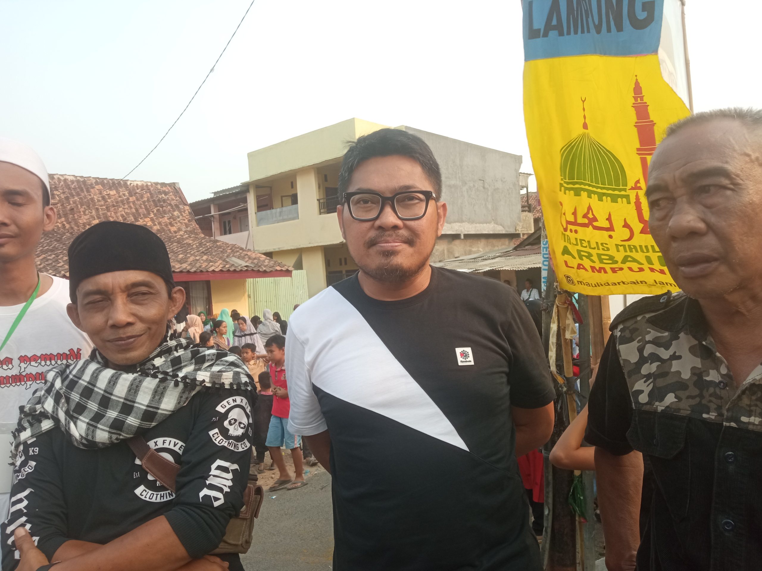 Warga Kebon Jeruk Kecamatan Tanjung Karang Timur Gelar Acara Sambut Maulid Nabi  Dengan Arak Arakan Kembang Telor