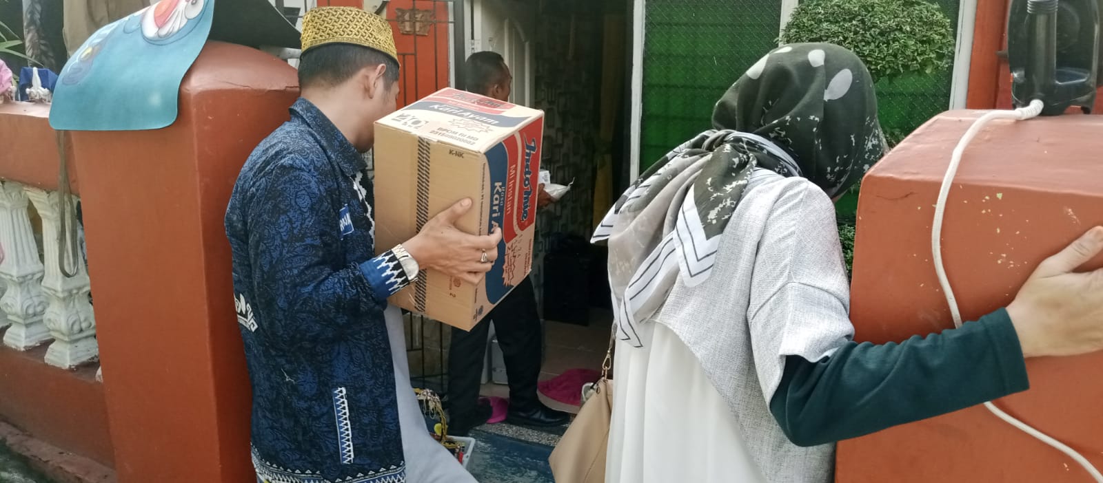 Data Rumah Dosen, Karyawan dan Mahasiswa Korban Banjir, Yayasan Alfian Husin Beri Bantuan Sembako