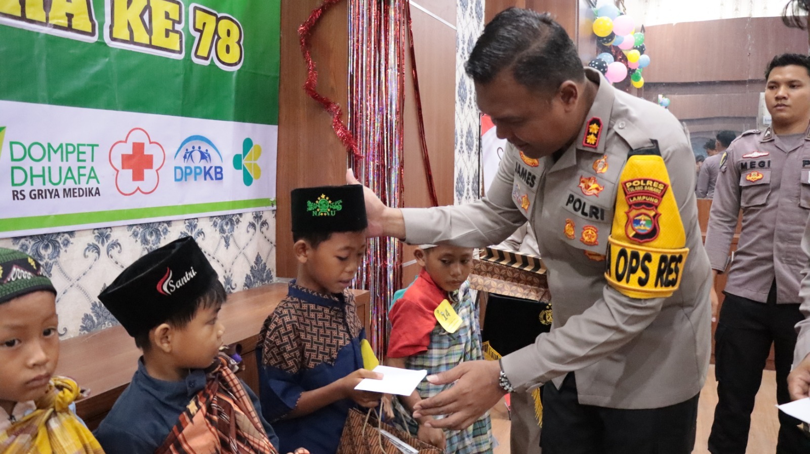 Ratusan Anak Ikuti Khitanan Massal Gratis Polres Tulang Bawang, AKBP James: Lampaui Target Awal