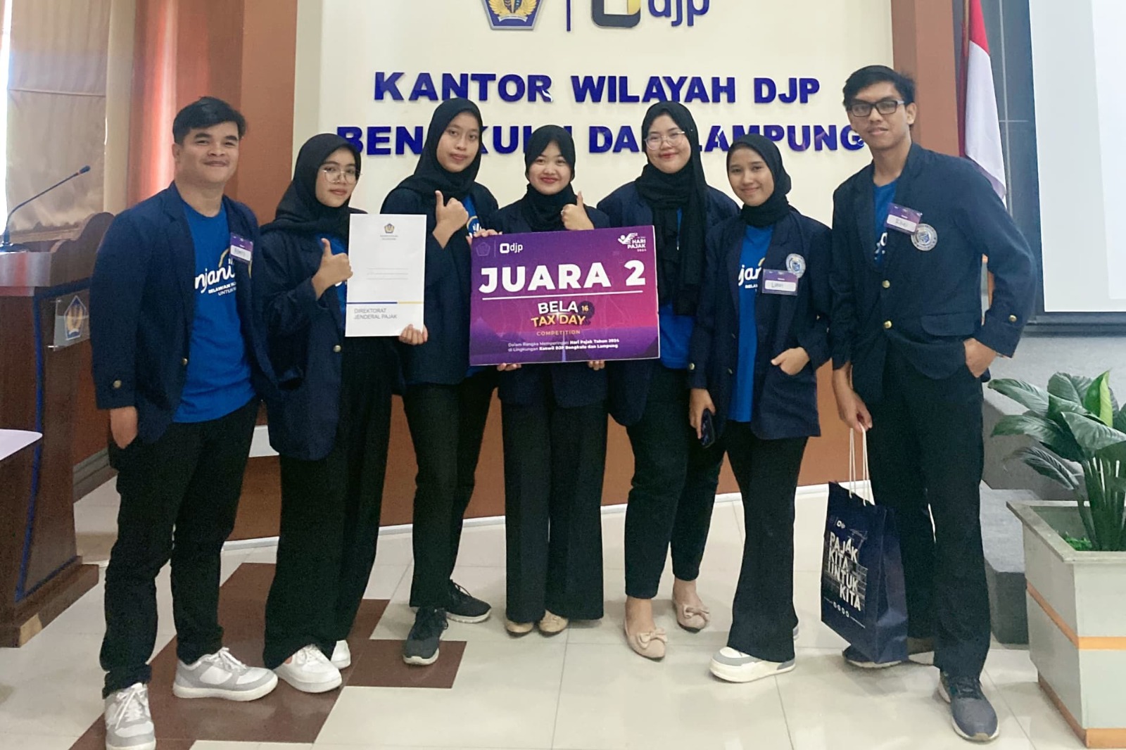 Tujuh Mahasiswa Akuntansi Darmajaya Juara 2 Bela Tax Day 2024