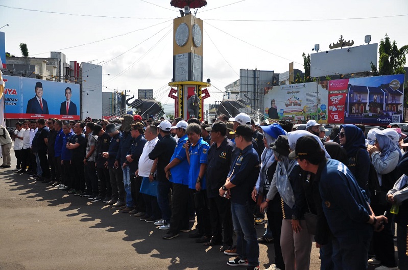 Pj Gubernur Lampung Serukan Peran Pers dalam Apel Pilkada Damai dan Berintegritas di Tugu Adipura