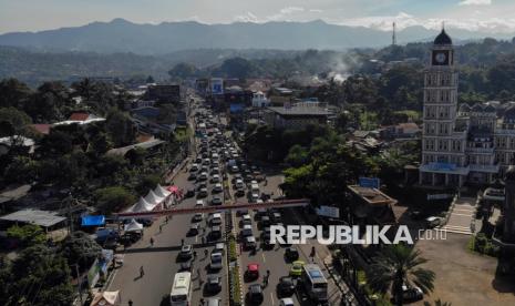 15 Ribu Kendaraan Menuju Puncak Bogor Jelang Tahun Baru 2026