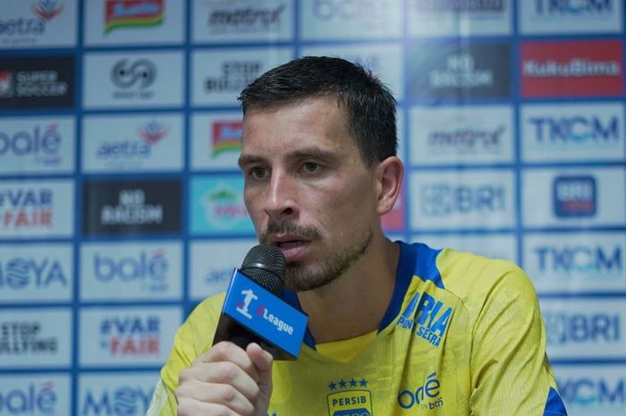 Bintang Persib Thom Haye Ungkap Unek-unek soal Sisi Negatif Sepak Bola Indonesia