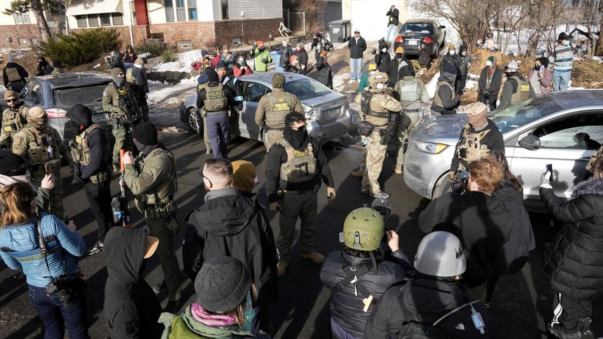 Trump Kobarkan “Perang” di Dalam Negeri, Aparat Tembak Mati Warga Lagi