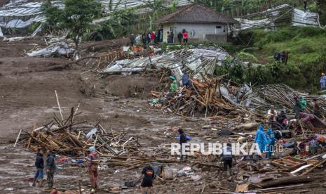 KDM Usul Lokasi Longsor di Cisarua Bandung Barat Dijadikan Hutan