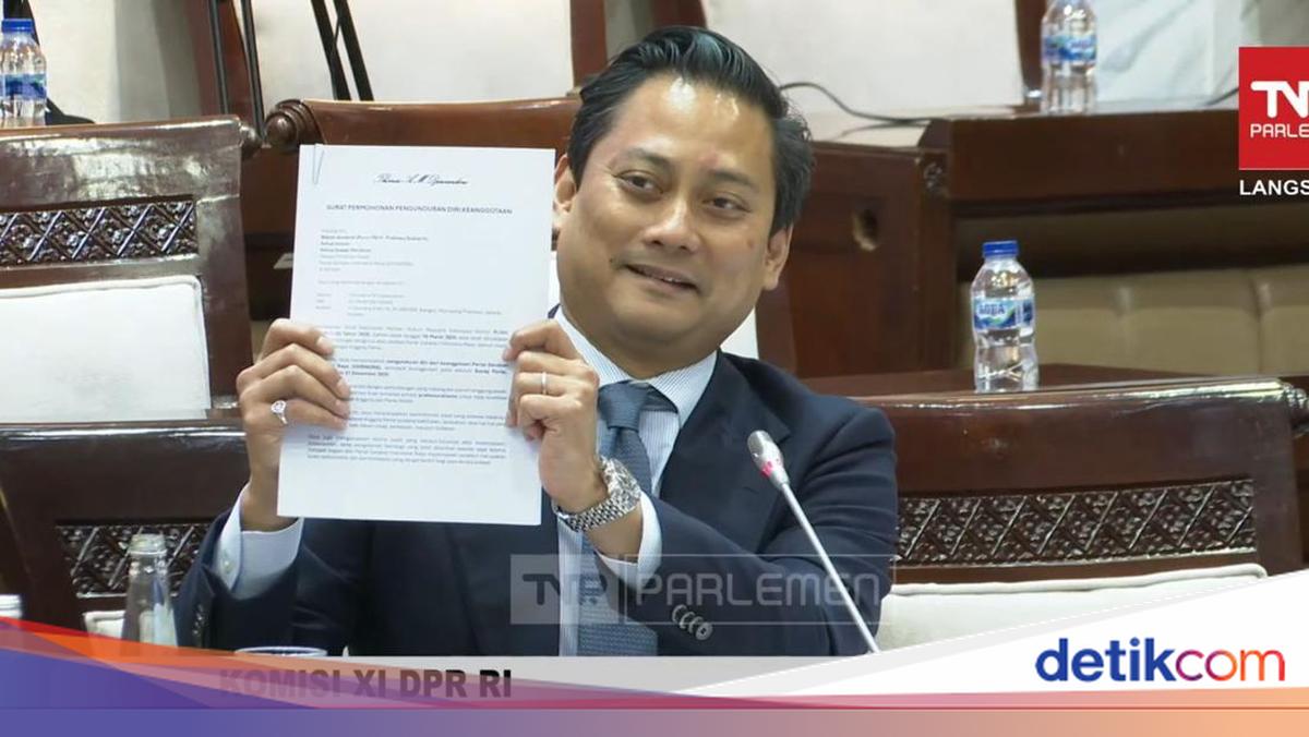 Momen Thomas Djiwandono Perlihatkan Surat Mundur dari Gerindra