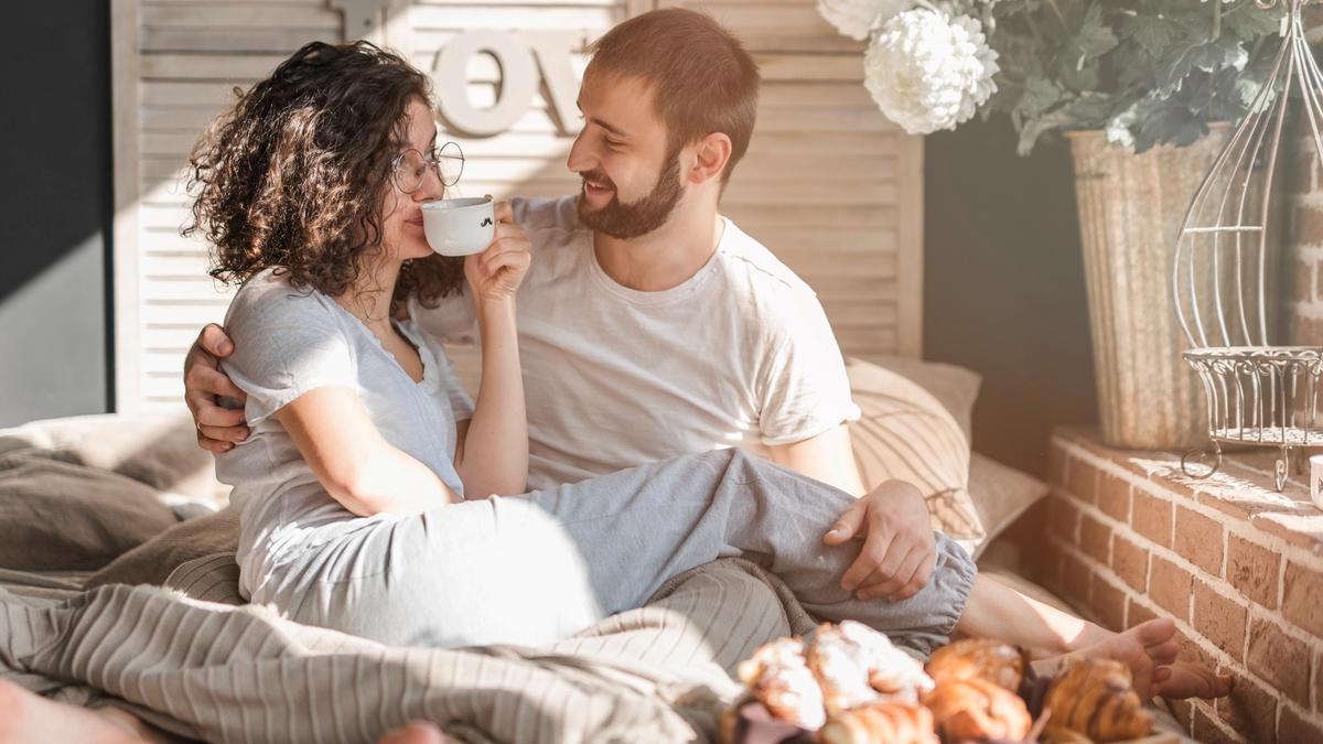 75 Flirty Good Morning Messages for Him to Brighten Up His Day