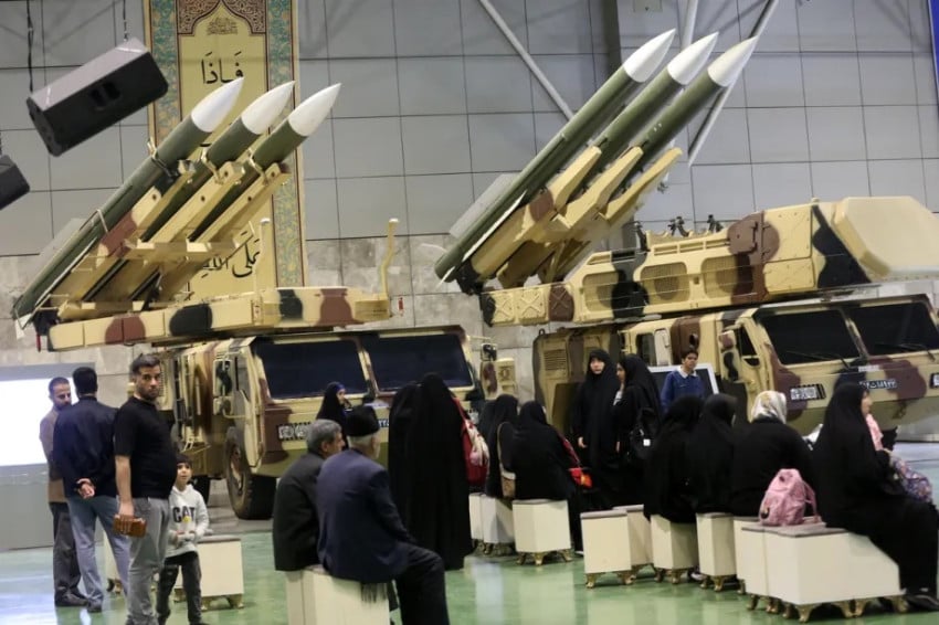 Kawanan Drone Iran Bisa Hancurkan Kelompok Serang Kapal Induk AS