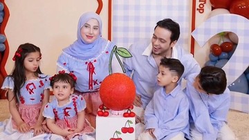 Momen Ultah ke-2 Fatimah Anak Tasyi Athasyia, Kostumnya Unik dan Menggemaskan