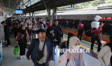 Okupansi KA Lebaran Tembus 97,7 Persen, KAI Pastikan Layanan Prima Saat Arus Balik