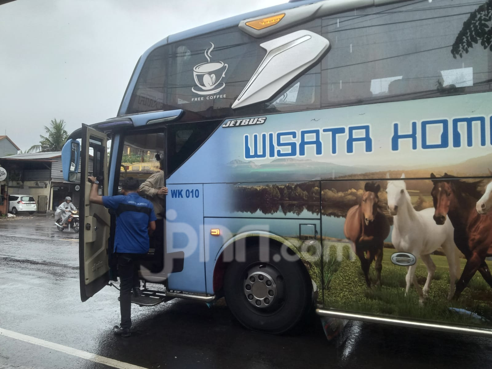 Jadwal & Harga Tiket Bus AKAP dari Bali ke Pulau Jawa Jumat (17/4), Sebegini!