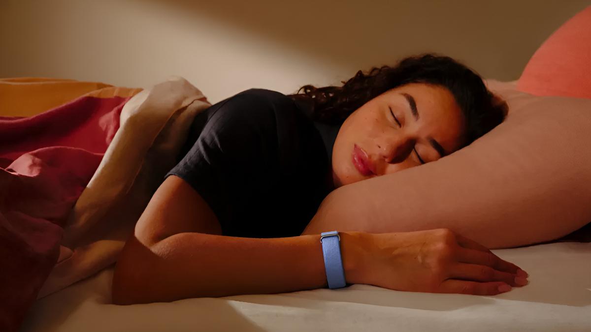 Google Officially Releases Fitbit Air: A Screen-Free Fitness Tracker for Holistic Health