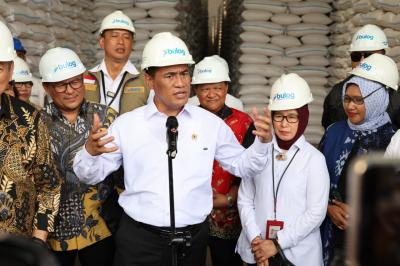 Tantang Pihak yang Ragukan Stok Beras RI, Mentan: Kalau Tak Benar Kepala Gudang Dipenjara