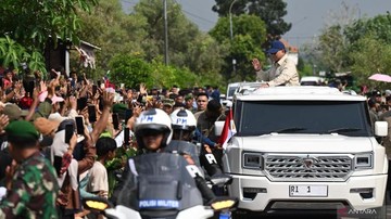 Prabowo Minta Pindad Desain Mobil Presiden Khusus Sapa Rakyat