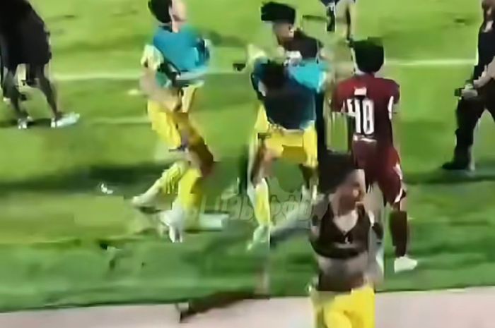 Parepare Membara, Inilah Kronologi Kericuhan Usai Laga PSM Makassar vs Persib Bandung