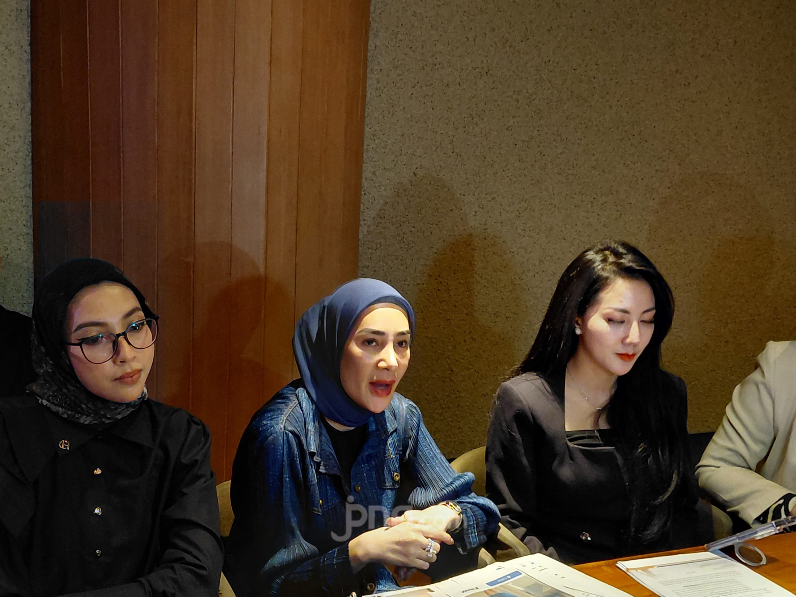 Bantah Berperilaku Kasar ke ART, Erin Bilang Begini