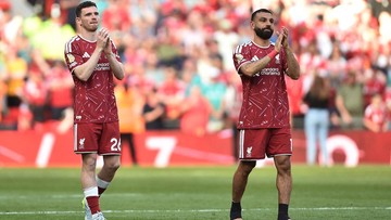 FOTO: Salam Perpisahan Salah dan Robertson untuk Liverpool di Anfield