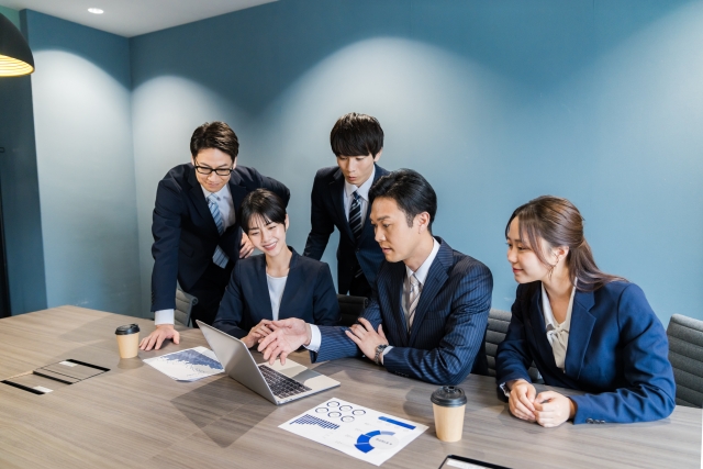 Perusahaan Jepang Mulai Kurangi WFH, Ruang Kantor di Tokyo Makin Penuh