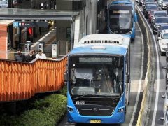 Penumpang BAB di Bus Transjakarta Rute Tebet-Kuningan