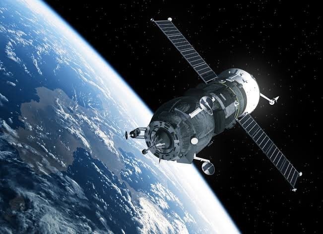 Medvedev: Perang Antariksa Bisa Pecah saat Pemblokiran Jaringan Satelit Rassvet