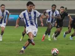 Haye Sorot Pergantian Pelatih dan Pemain Jelang Persib vs Dewa United