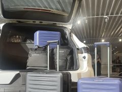 Intip Koper Traveling Berdesain Sporty ala Mobil Sport, Fungsional untuk Berbagai Perjalanan